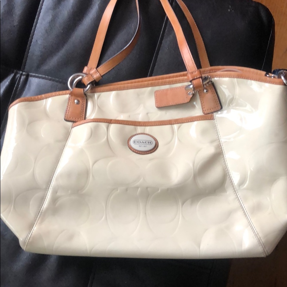 Creamy white coach purse and wallet set - Picture 3 of 3